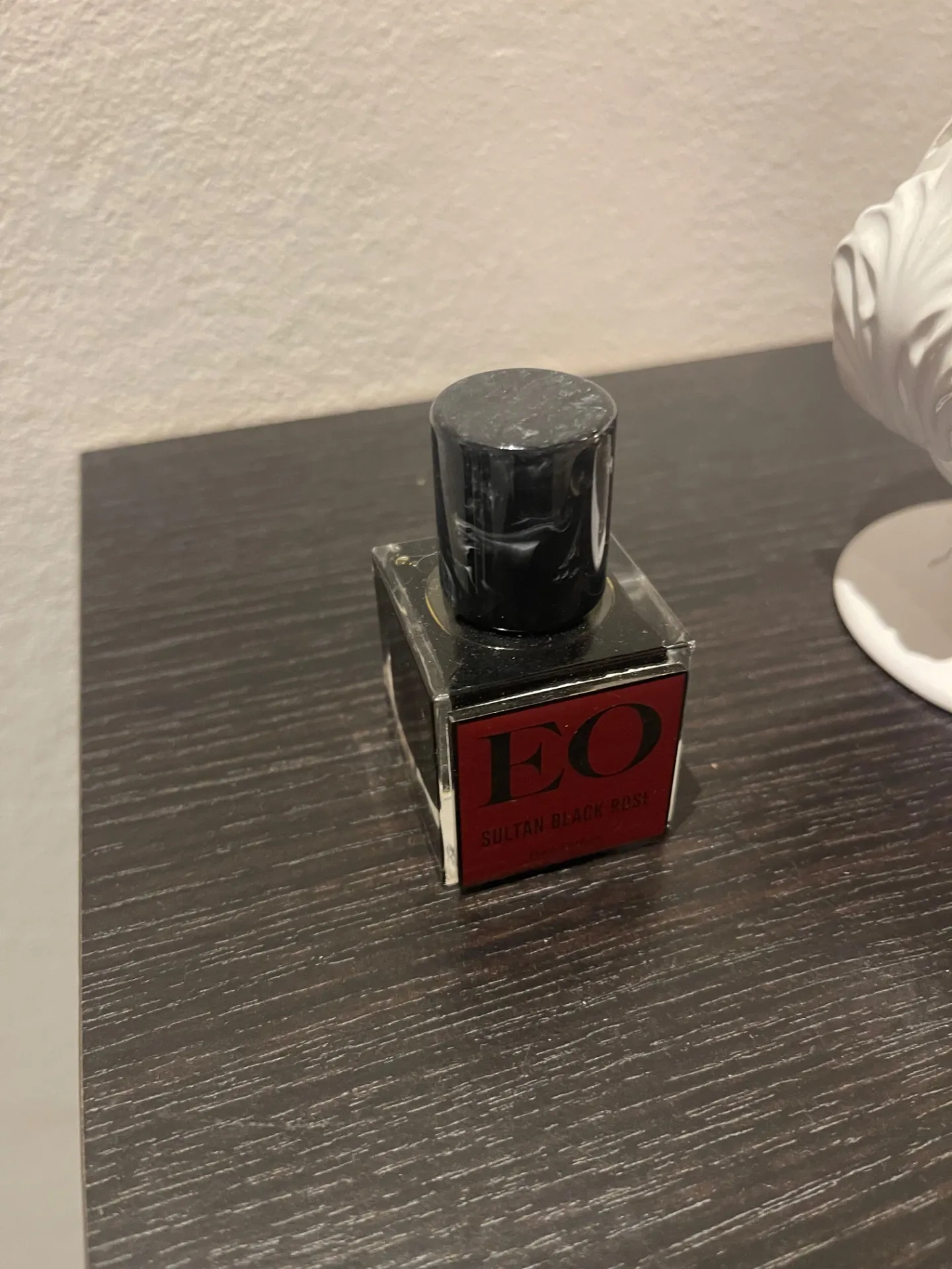 Sultan black rose